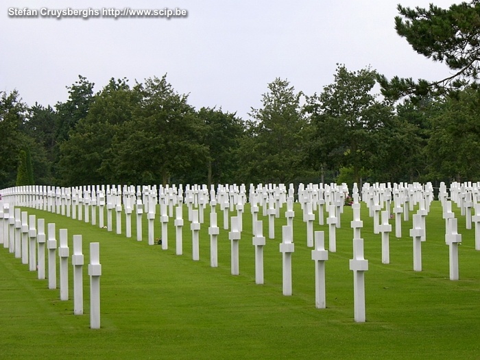 Colleville-sur-Mer Deze begraafplaats heeft 9387 graven van Amerikaanse militairen, waarvan de meeste gesneuveld zijn tijdens de landings in WOII. Stefan Cruysberghs